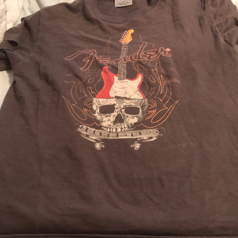 Fender tee